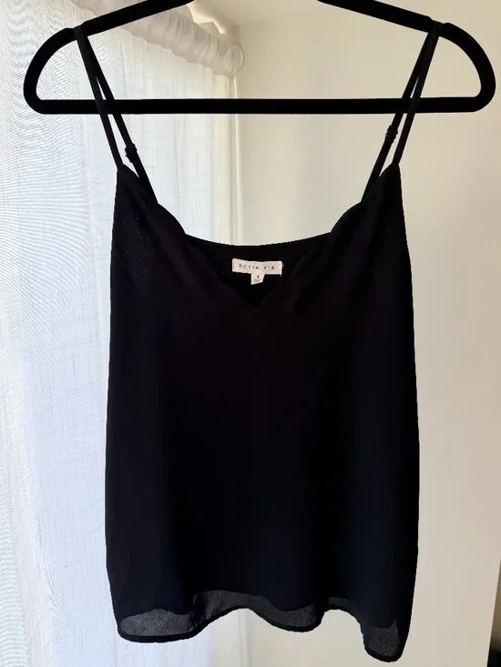 Women's Socialite Scalloped Tank - Picture 2 of 4